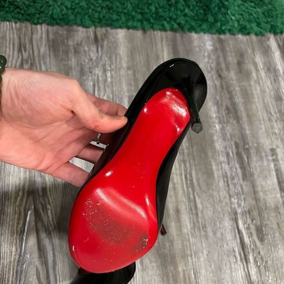 Christian Louboutin Black Fifille Patent Round Toe Classic Stiletto Pumps - Picture 4 of 11